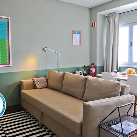 Pop The Cork In By Misha's Place 5b * Lisbona