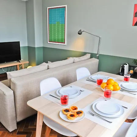 Pop The Cork In By Misha's Place 5b Lisbona